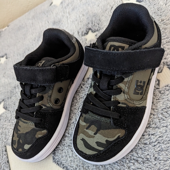 Brand New Camo DC Shoes! [Kids size 11] - Picture 4 of 4